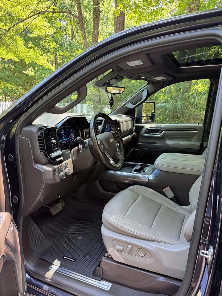 2024 Chevrolet Silverado 3500HD LTZ, photo 10 of 20