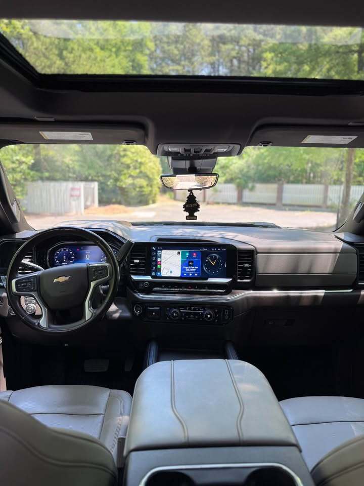 2024 Chevrolet Silverado 3500HD LTZ, photo 11 of 20