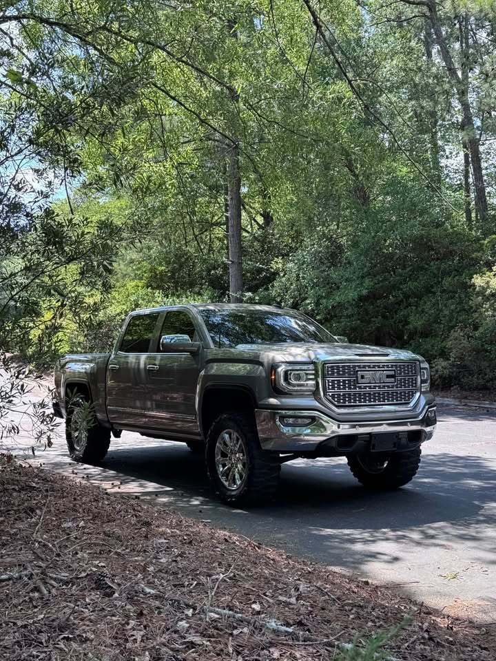 2017 GMC Sierra 1500 SLT, photo 3 of 18