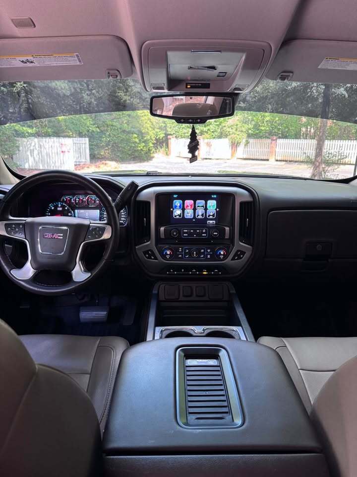 2017 GMC Sierra 1500 SLT, photo 11 of 18