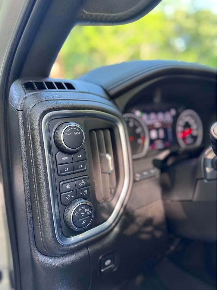 2022 Chevrolet Silverado 2500HD High Country, photo 12 of 20