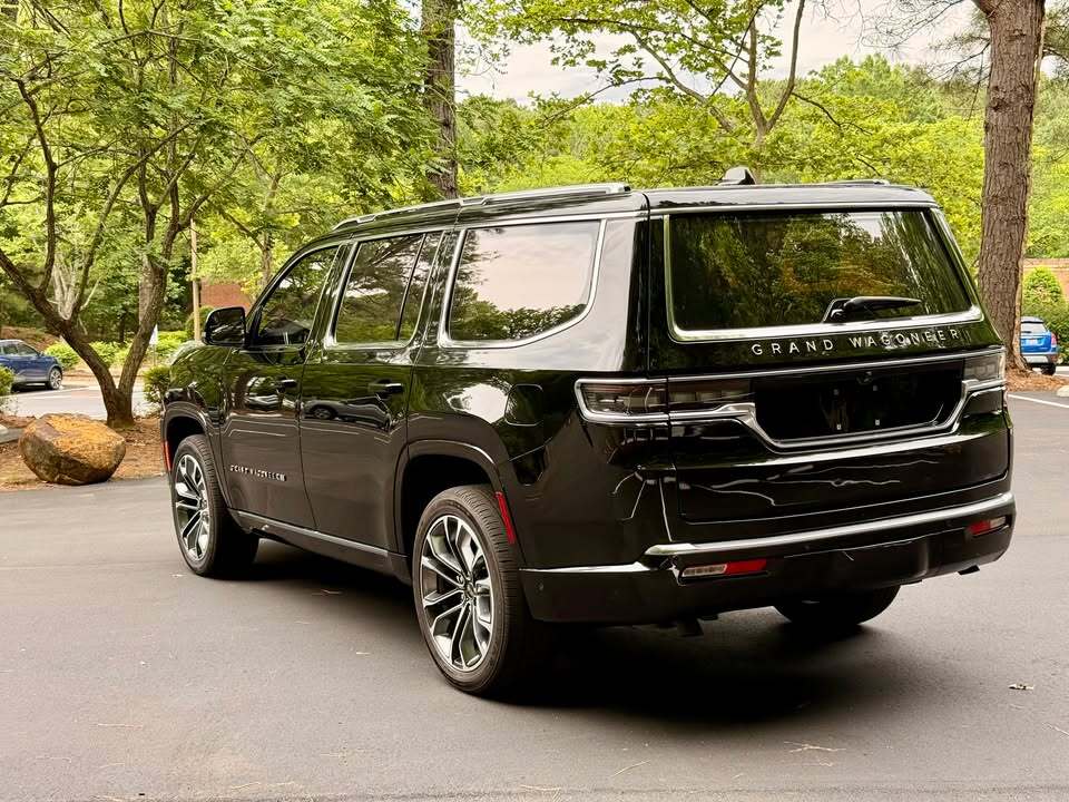 2022 Jeep Grand Wagoneer III, photo 7 of 15