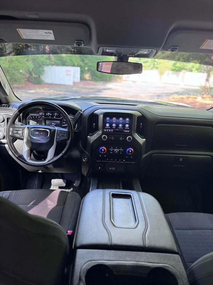2021 GMC Sierra 1500 Elevation, photo 12 of 20