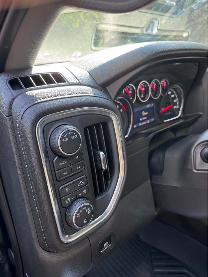 2020 Chevrolet Silverado 1500 LT Trail Boss, photo 10 of 18