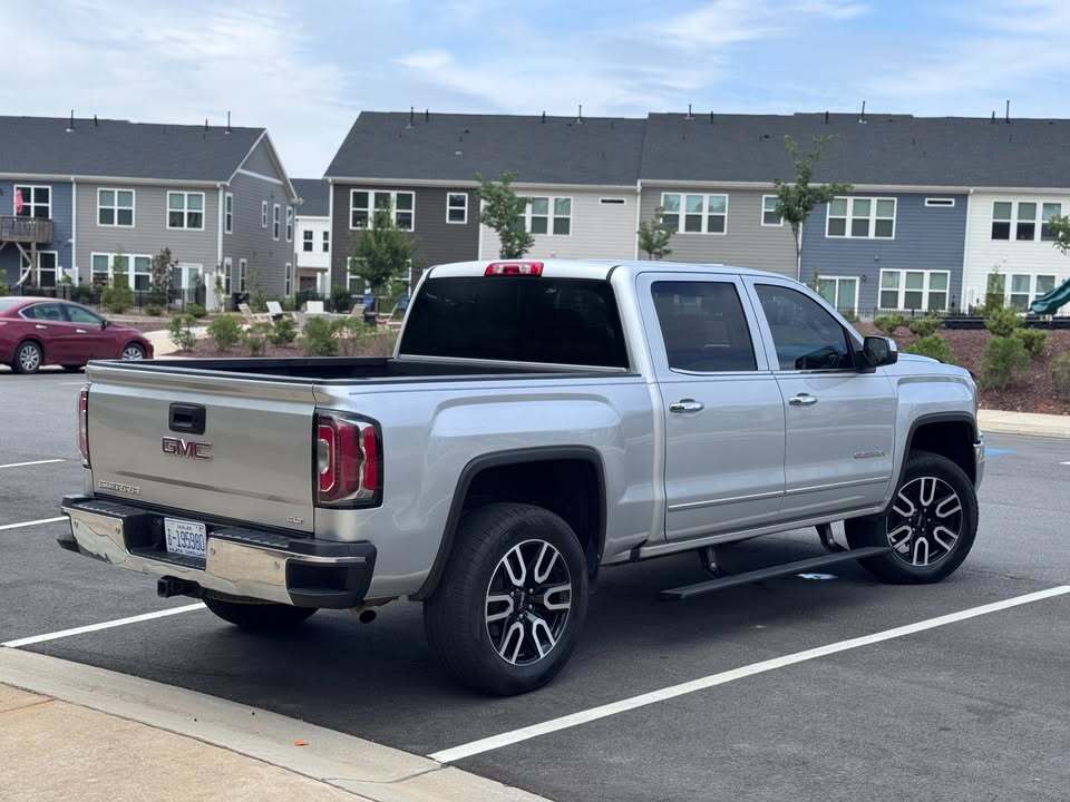 2018 GMC Sierra SLT, photo 7 of 13