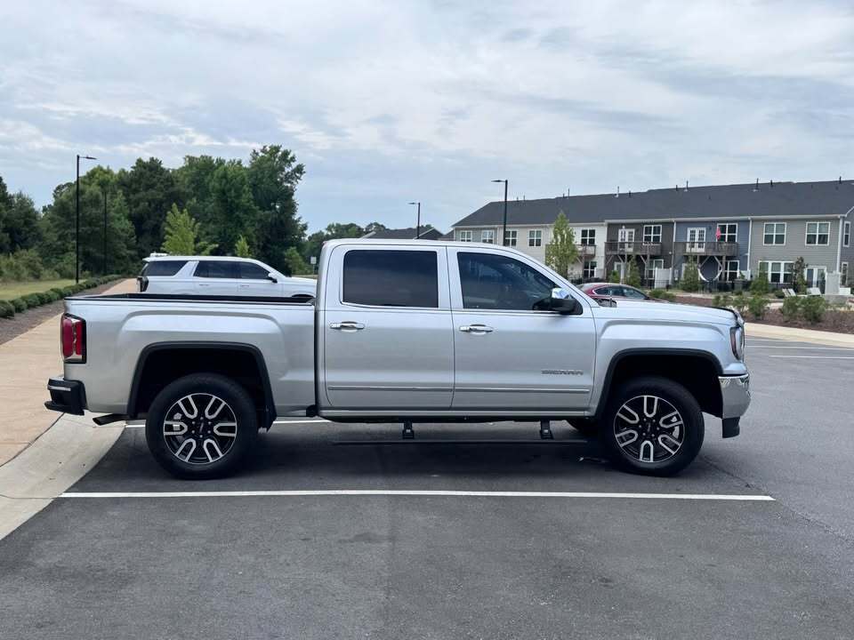 2018 GMC Sierra SLT, photo 8 of 13