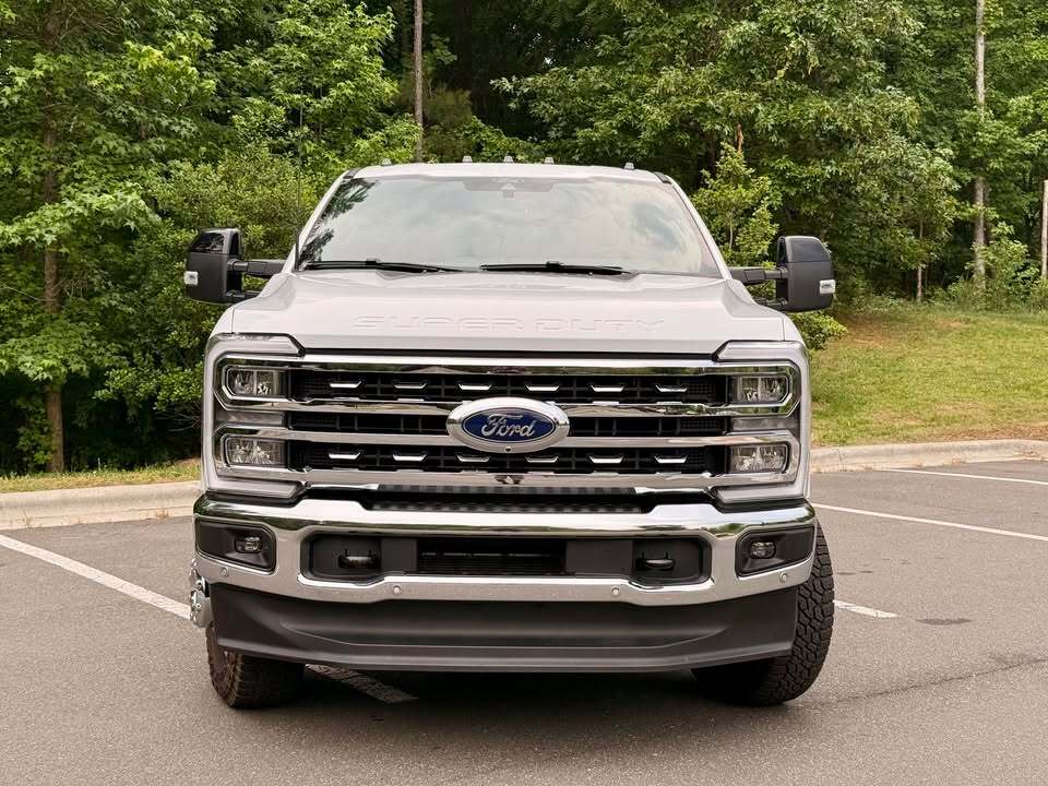 2025 Ford F350HD Lariat dully, photo 2 of 12