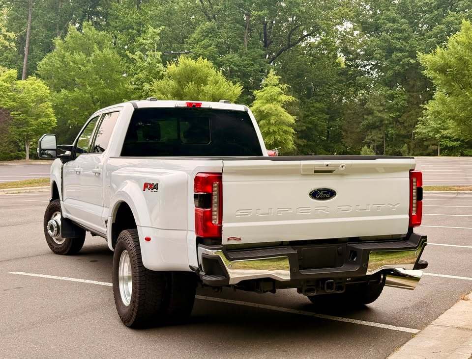 2025 Ford F350HD Lariat dully, photo 5 of 12